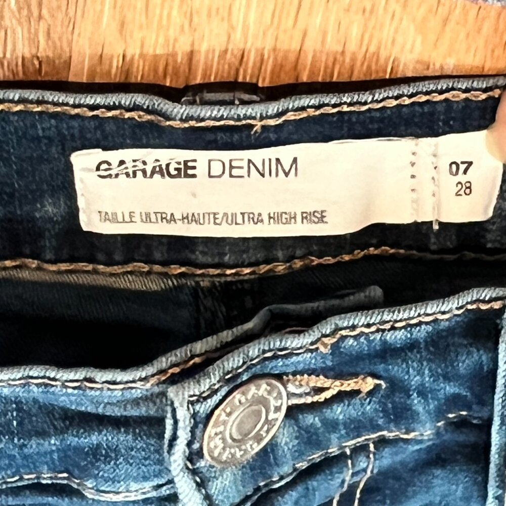 Garage Denim Jean Shorts with Cuff Size 7 - Picture 4 of 4